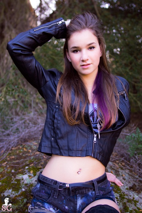 theteeniemaster:  Astraia - If trees could adult photos