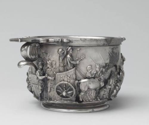 leradr:Silver Roman cup with emperor Tiberius 14-37 a.C.