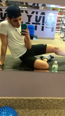allofthelycra:  fvcktidal:  This was 30 mins ago, now I’m eating a tub of bread pudding  Hot guys in lycra, spandex, and other sports gear » http://allofthelycra.tumblr.com