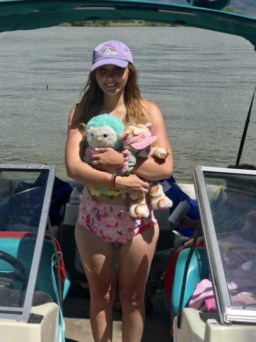 starryeyedprincxss:How’s about another fun pic taken at a kinky boating trip?: @smokincamel