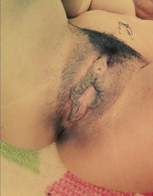 realestsexgoals69:  Who appreciates my pussy lips ?  reblog for videos of my Pussy 