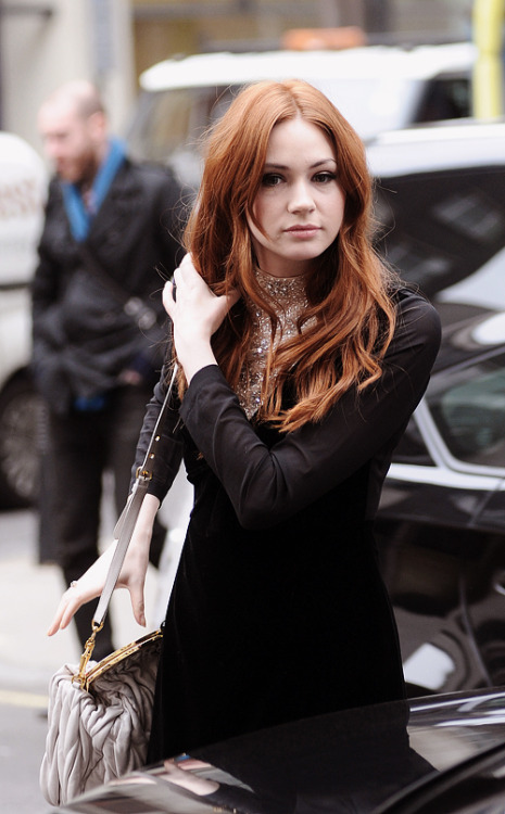 50 Photos Of Karen Gillan 47 50 Tumbex