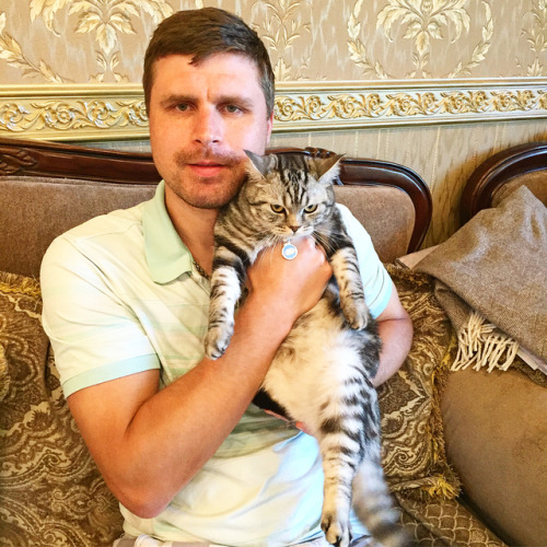 Ilya Bryzgalov and his cat, Vasiya, on Bryzgalov’s 37th birthday(Source: instagram.com/vasiya_the_ca