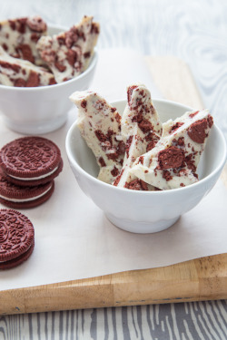 fullcravings:  (Red Velvet) Oreo Bark