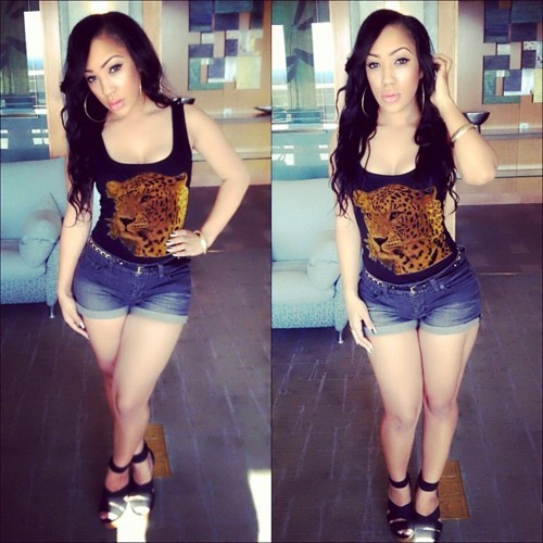 tinymonai:  flyestfemales:  flyestfemales  Mm.