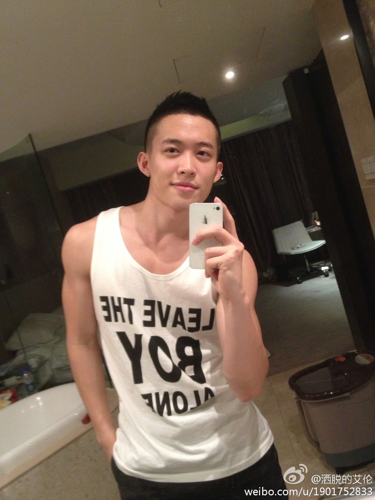 vernonlqchan:  Chinese hottie Allen Yu! A university student who study in America.