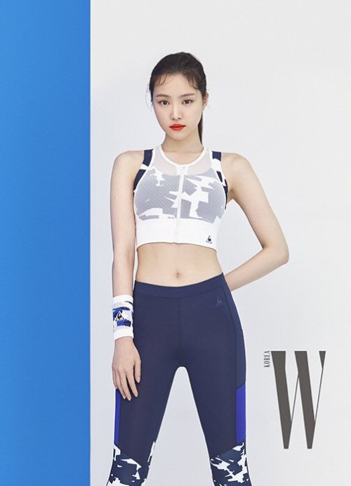 Son Na Eun (A Pink) - W Korea Magazine Pics