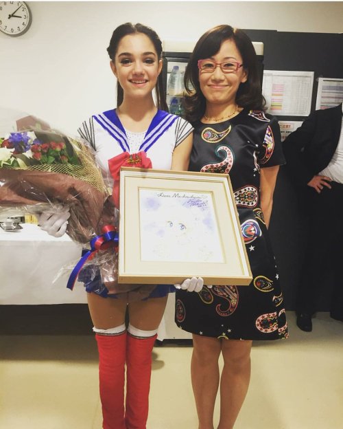 tiny012:Naoko Takeuchi with World Champion Russian figure skater Evgenia Medvedeva after her Sailor 