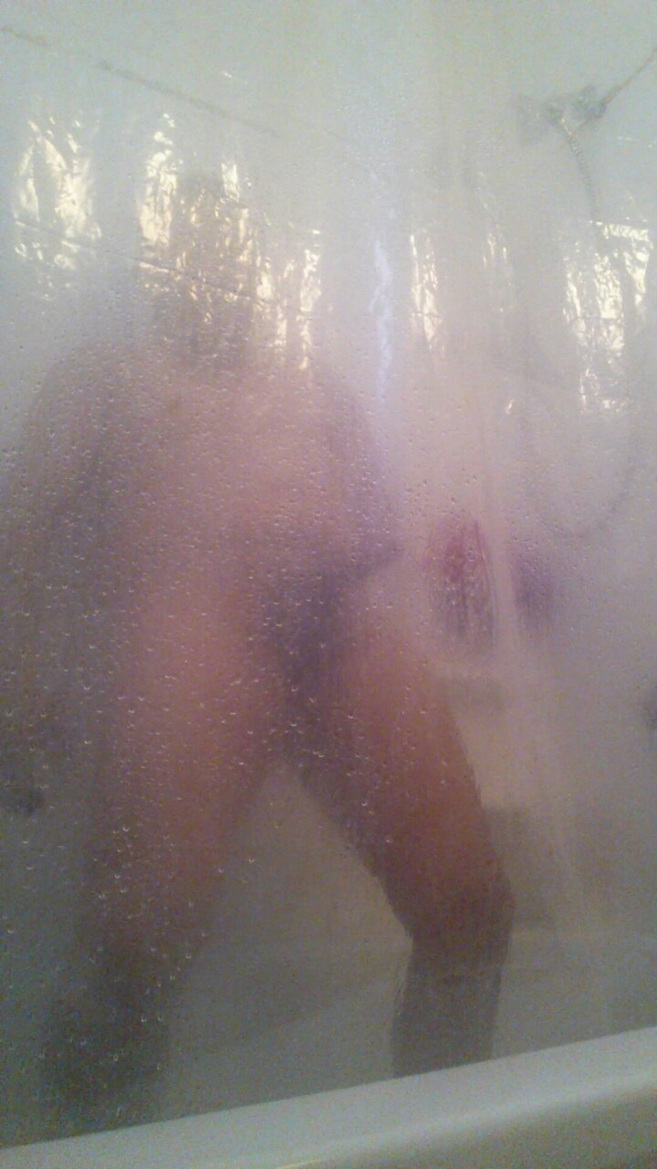 adorabear88:  Little fun in the shower  Follow me on instagram @dgz_88
