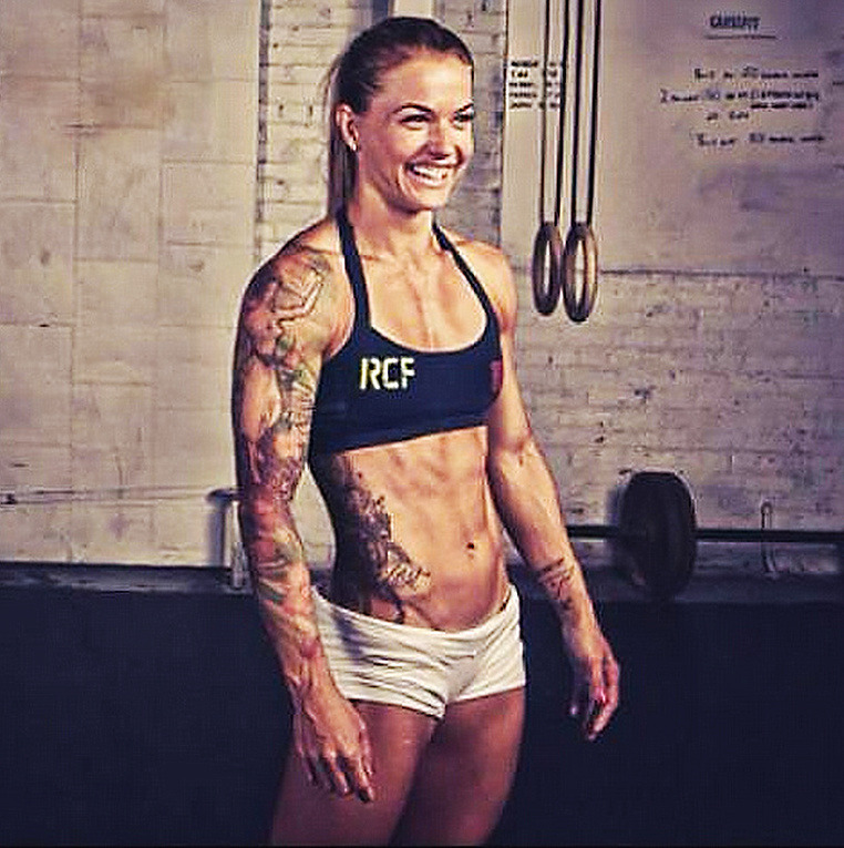 onlyfitgirls:  Christmas Abbott 