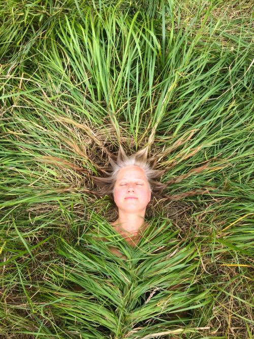 Garments of Grass and Flowers by Jeanne Simmons Fuse Bodies to the Landscape
