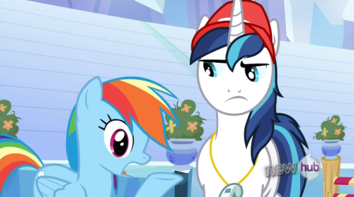mylittlepony4u:  This is one of my favorite freeze frames from the last episode.http://mylittlepony4u.tumblr.com