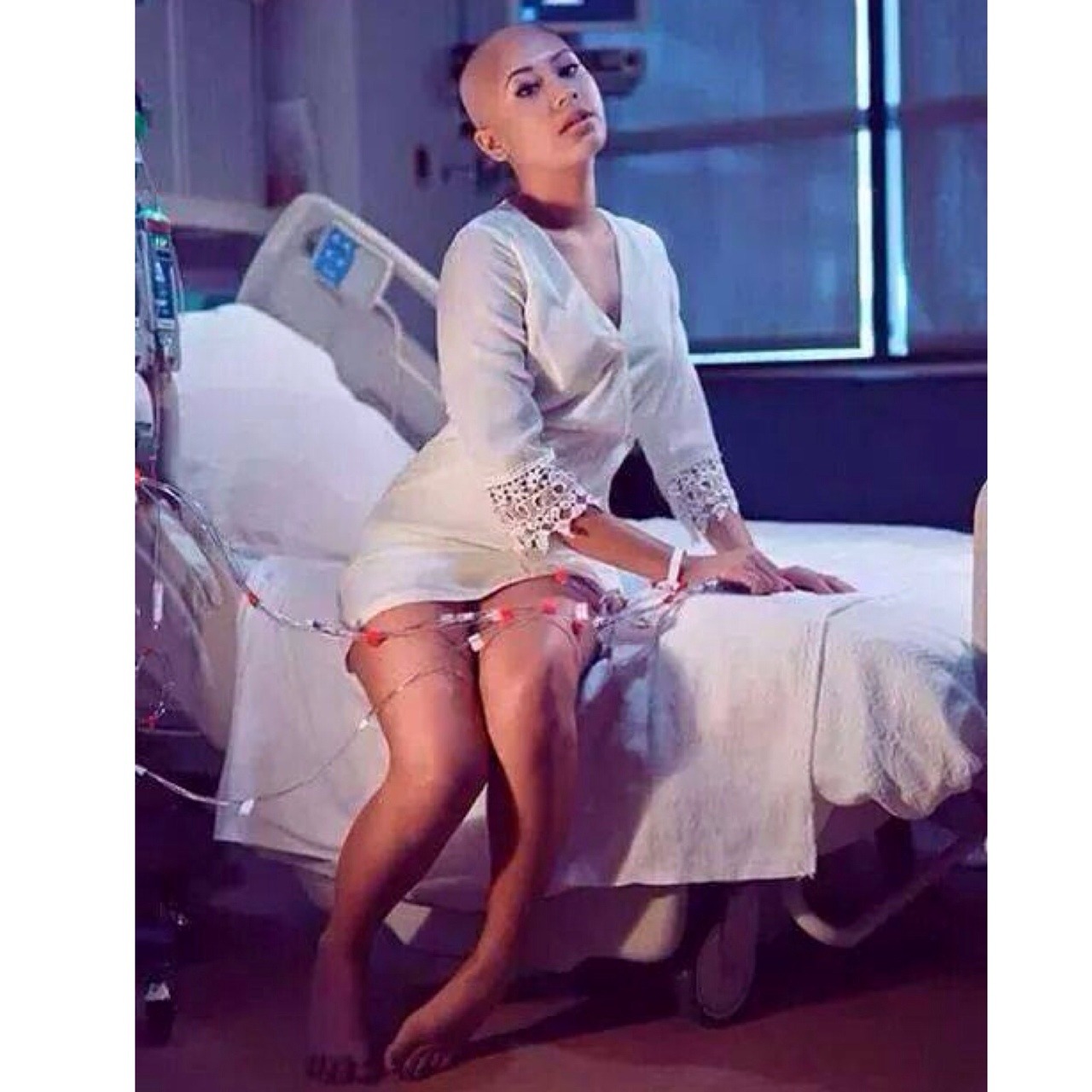 linrenzo:  imandezchanel:chanel-and-louboutins:  She beat cancer , bless her 🙌❤️