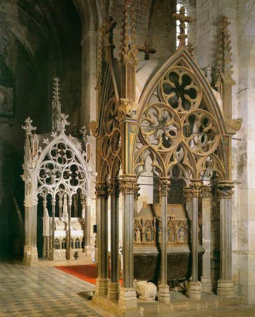 centuriespast:  Royal tombs1290sMarbleCistercian convent, Santes Creus (Tarragona)