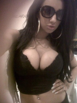 cumonglasses:  Big Tits Sunglasses: popping