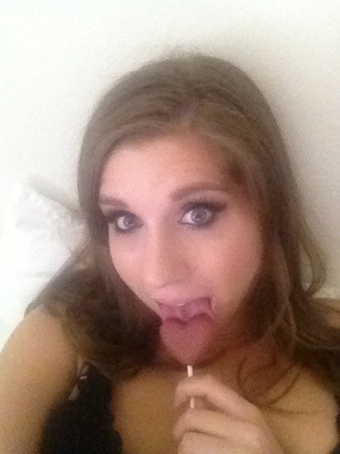 alexchancexxx:  I love my @RockstarEdibles and @Laspeedweed. They are delicious.