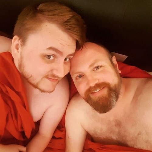 Naked bear and fresh bedding #gay #instagay #gaybear #gaycub #gaychub #stockygay #chunkygay #scruffy