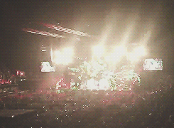 backsforyou-blog:  The stage during Kiss You 
