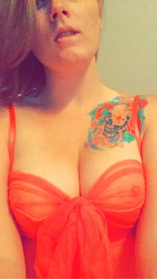 Gingermilfy showing off some super cute ink