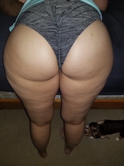 slutywifepics:Some good pics of my big fat sexy whore ass.
