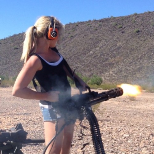 gunfanatics:@MsJillHensley Mini Gun Fun 💪🎀🔫🇺🇸 #GunFanatics