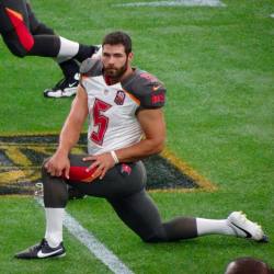 musclehank:  mountain-stag:  hugyerbud:  a4f101:  houtexusa:  #TampaBay #Buccaneers #punter #JacobSchum prior to the #NFL #Football #Texans game. #WeAreTexans #SomosTexans  (at NRG Stadium)  Fuck… What do you say, Bill?  I’m going to the game Sunday