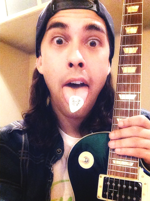 conquermountains:  79/100 pictures of Vic Fuentes ruining my life.  + 