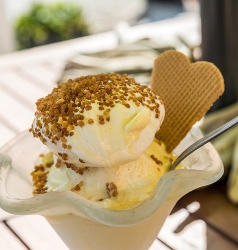 Homemade Vanilla Ice Cream With Egg Liqueur Recipe