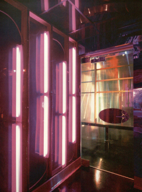 y2kaestheticinstitute:  ‘Club Sugar’ - Santa Monica, CA - John Friedman Alice Kimm Architects (1999)