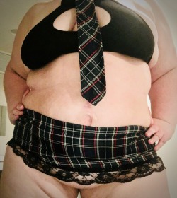 big-beautiful-princess:  New School Uniform - Just a bit too small…I bought a new school uniform to celebrate ‘back to school’ but there is one problem….it’s a bit too small!Reblog if you think it’s cute and sexy :-)