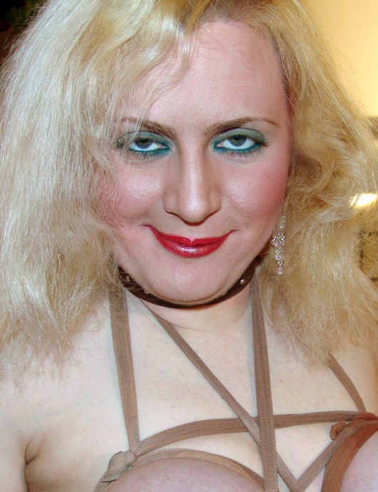 nylonlisa:  Hi…Ready to have your Cock Sucked?NylonLisa