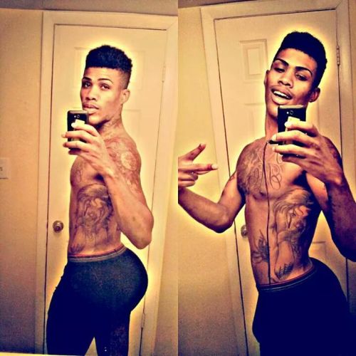 Azz like his mama