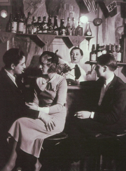 le monocle, one of the first and most famous lesbian bars in paris. 1932