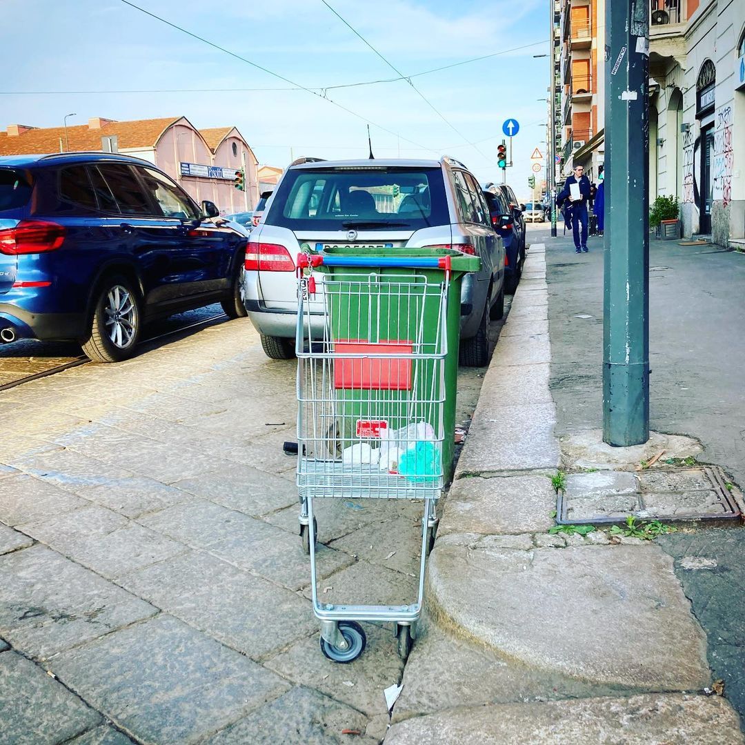 Naviglio, col bene che ti voglio… #carrellismarriti #saturday #relax #walking #familytime #navigli #milan (presso Ripa di Porta Ticinese)
https://www.instagram.com/p/Cp8MwR2Mh4L/?igshid=NGJjMDIxMWI=