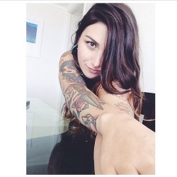 chilenas-suicidas:  coeursdepirate:  My #wcw today is the new staff photographer of @suicidegirls !! @franidom is such good person and gorgeous woman and artist 💖💁 😍 @chileansuicidegirls #suicidegirls #sglatinas  es tal linda *w*  bonita &lt;3