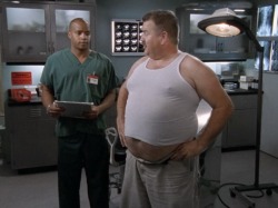 schlago:  arrancar75:  LARRY UDY as Mr. Grimmett on “SCRUBS“ - S02/EP12 - ”My Old Friend“ (2003).   Nice roundet