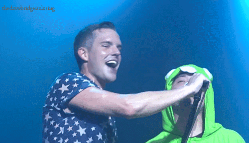 thedrawbridgeisclosing:  Cool guy dressed up like Gachapin during Read My Mind at Japan (video from Crystal_KILLERS) 