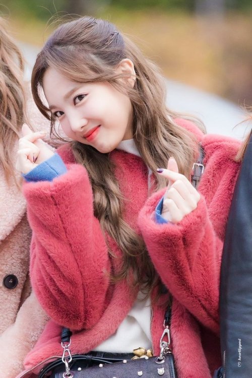 171117 Twice Nayeon at KBS Music Bank©heartlipped // do not edit or crop