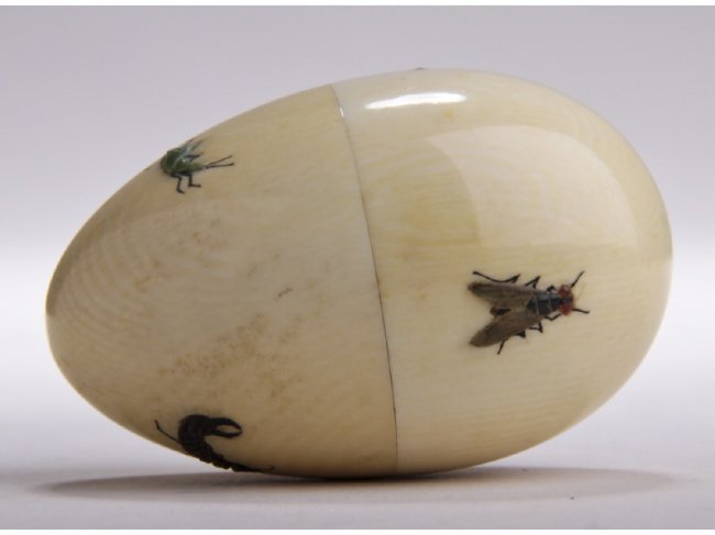atelierentomologica:   Ivory two-part ojime sewing egg decorated with insects 