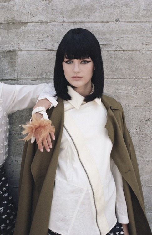 opaqueglitter:  ‘twins’ by clement pascal for u+mag january 2014. 