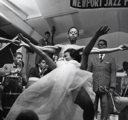 stockingsandstilton: Ertha Kitt dances Dizzy Gillespie set at Newport Jazz Festival, 1954