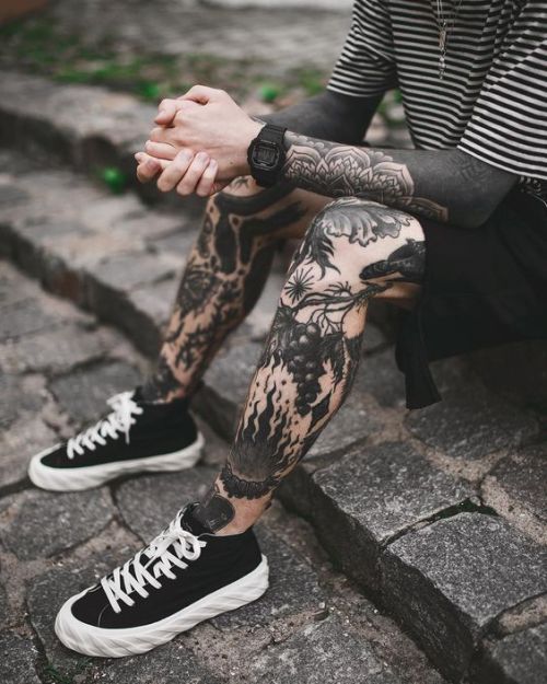 feet tattoos