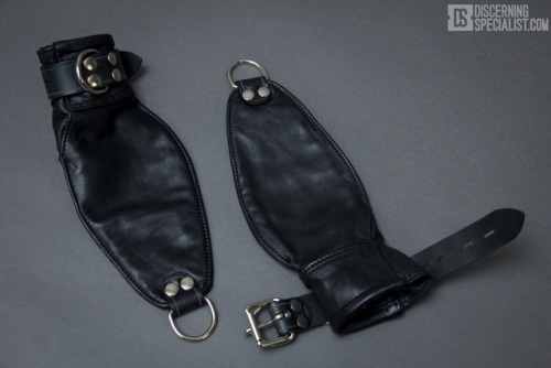 discerningspecialist: TOP TO BOTTOM LEATHERS - BONDAGE MITTSIf looking to expand your hand restrain