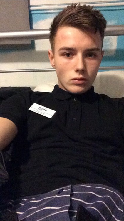 rybouk31:  straight-n-tricked:  Jamie fit lad 18 from Birmingham 