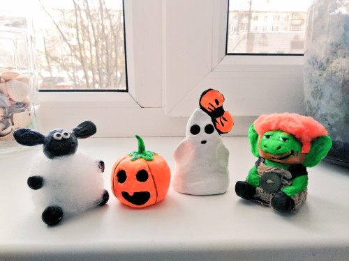 My new handmade thingies - a pumpkin and a ghost - feat. my pervious creations: Timmy &amp; Hick