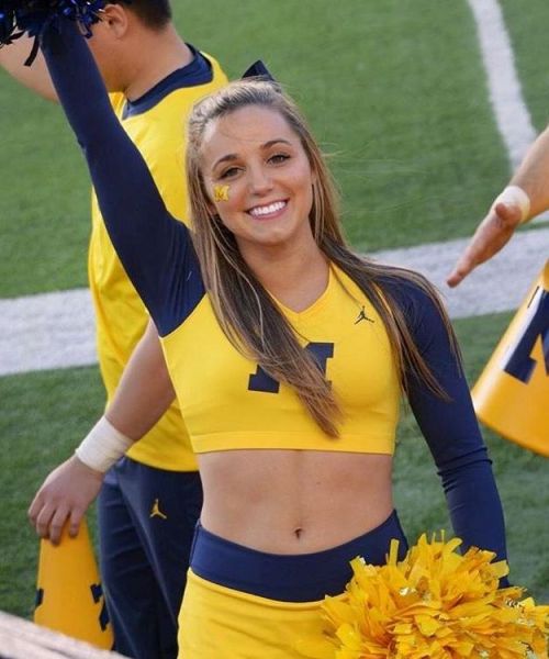 cheerleaderuniversity:


See more Michigan cheerleaders HERE 