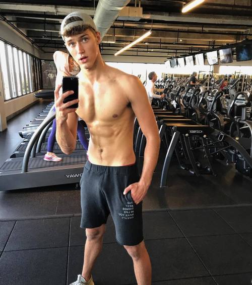 skinny-bi-twink:  thehottestmenaround: Jacob Dooley https://www.instagram.com/jacobdooley/    Oh fuck me….