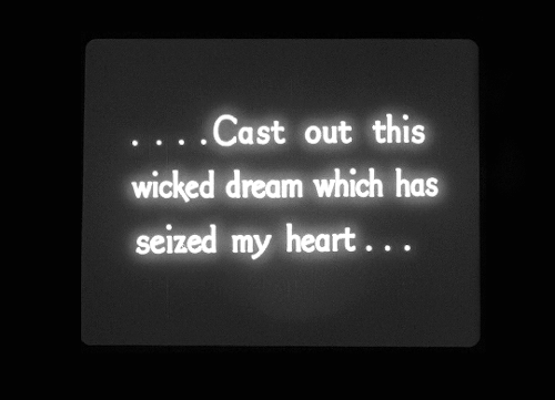lesbianheistmovie:“The stars are ageless, aren’t they?”Sunset Boulevard (1950) dir. Billy Wilder