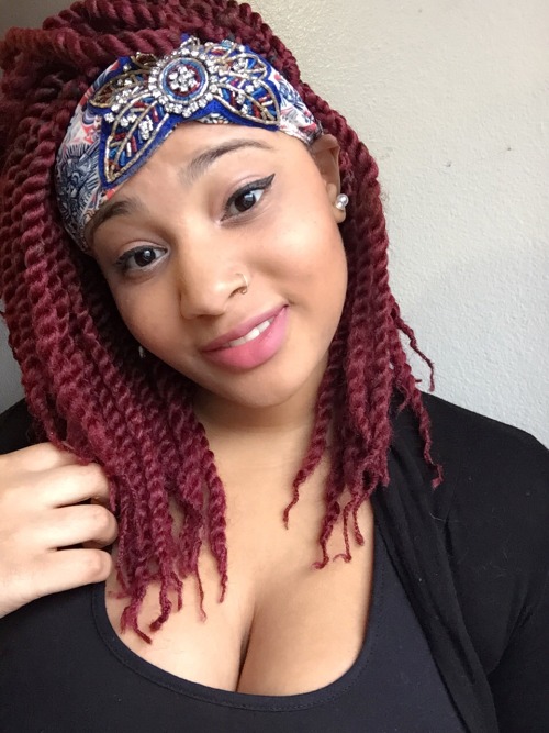 jamaicanamazon:  delamind:  My remote shutter release »»  Hey boo