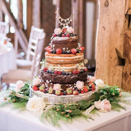 When cake is life Stunning cake shot by @katrinabartlam #weddingfood #weddingcake #nakedcake #weddin